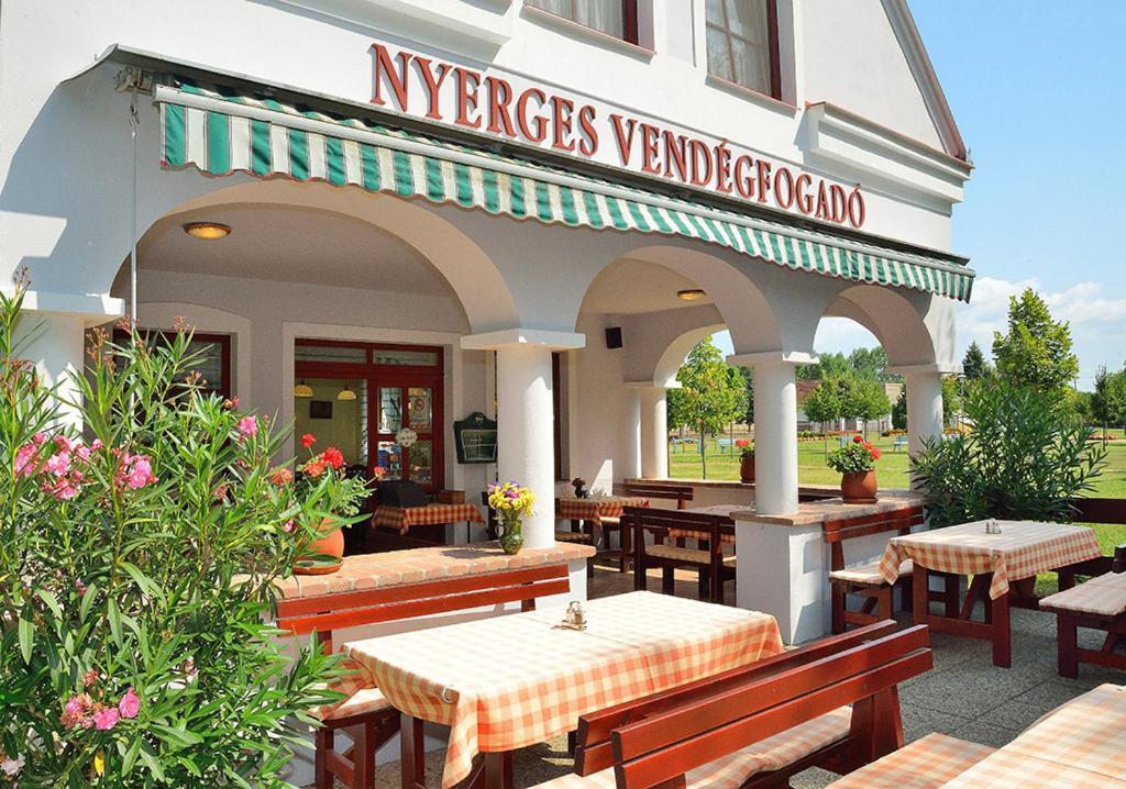 مبيت وإفطار Hegykő Nyerges Vendegfogado المظهر الخارجي الصورة